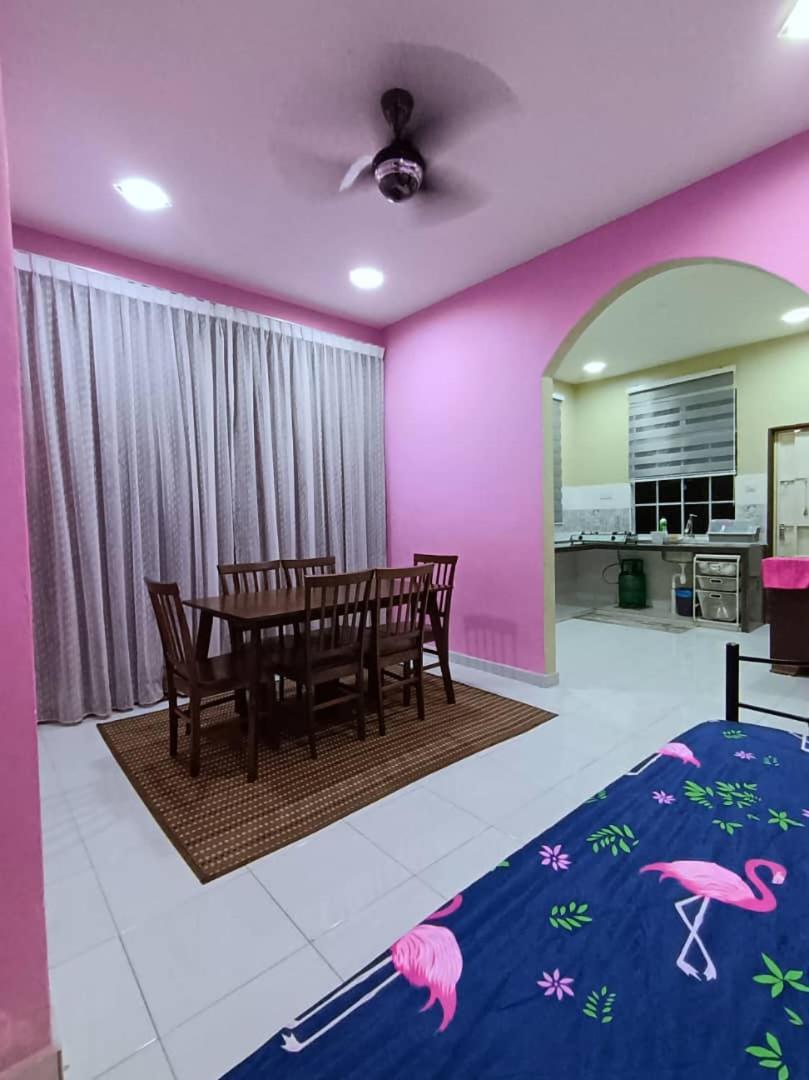 Ebnur Homestay Arau Exterior foto